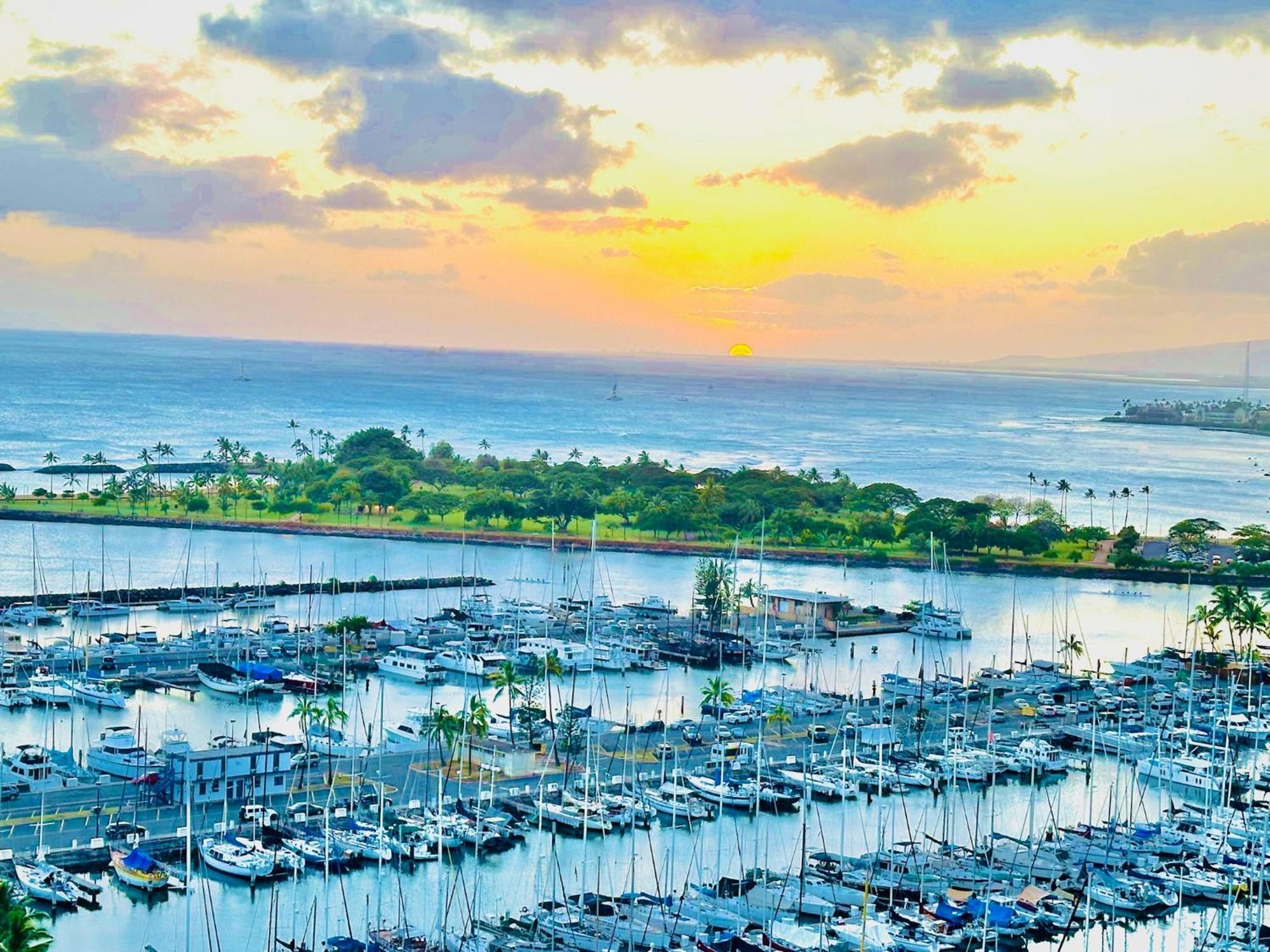 Waikiki Beach Experience! Luxury Oceanview Suite! 檀香山 外观 照片